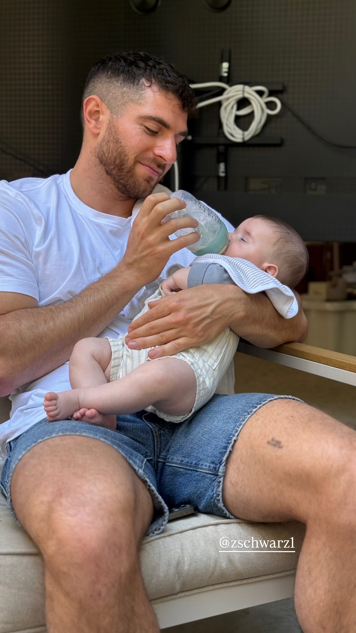 Event flyer: Feeding time with the baby